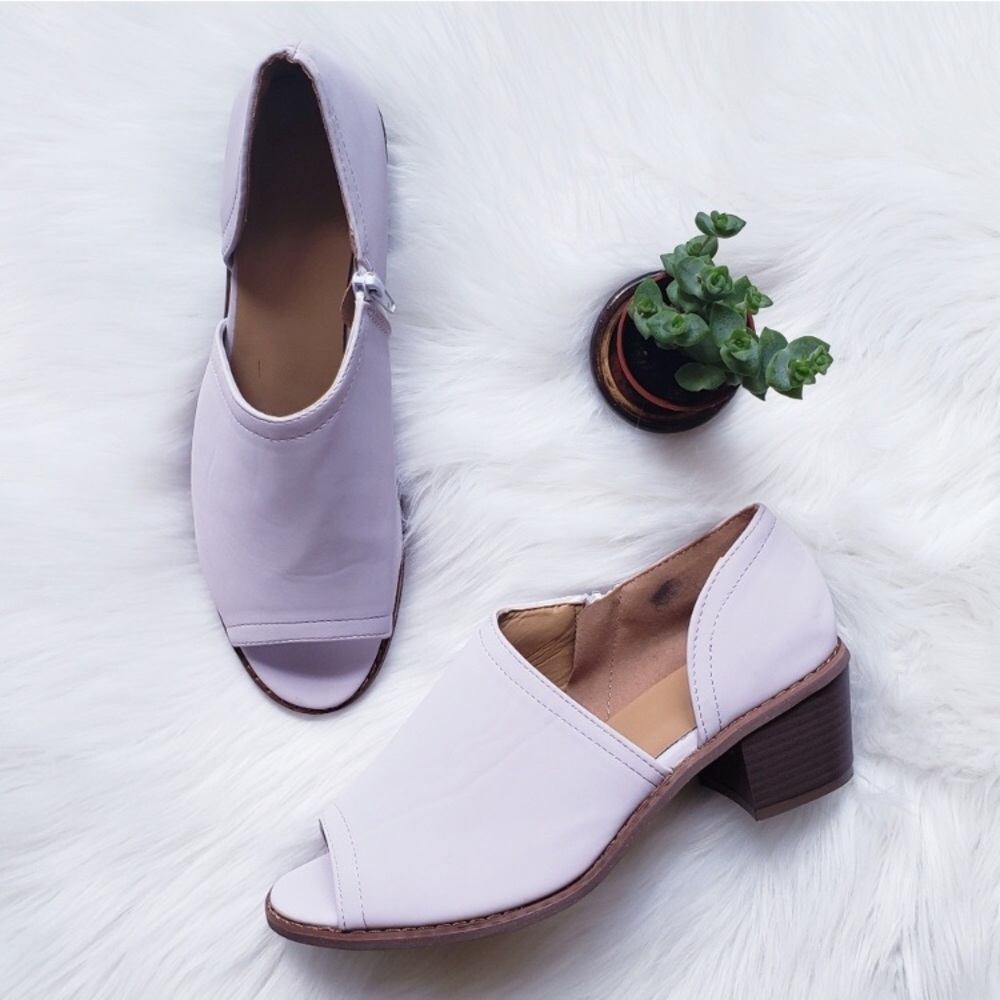 Side cut out lavender booties